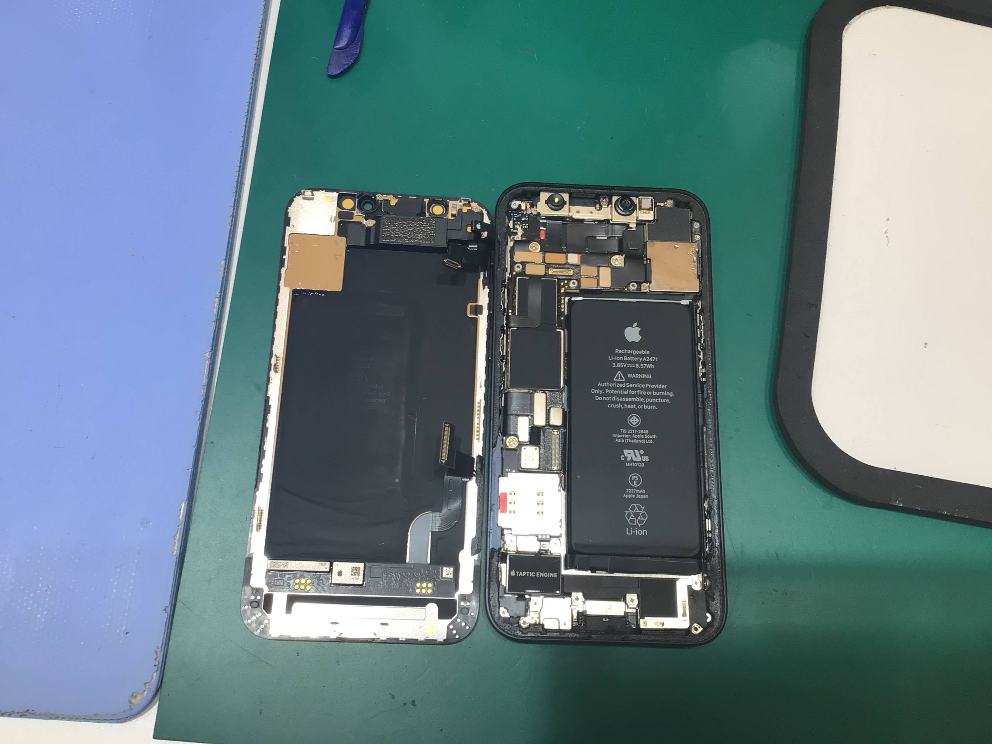 iPhone12miniのバッテリー交換は、データそのまま・即日修理のスマホ修理工房港北TOKYU S.C.店へ！